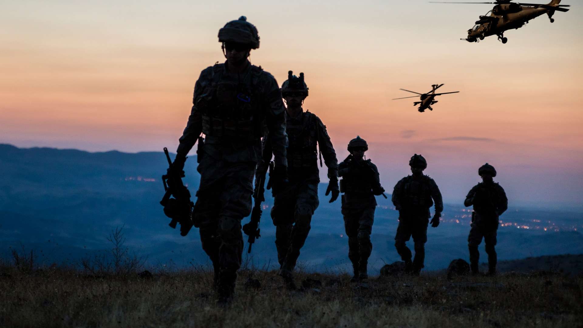 Britain must ‘reassess’ size of its Armed Forces as Army shrinks to smallest size for 300 years, warns top US official Britain must ‘reassess’ size of its Armed Forces as Army shrinks to smallest size for 300 years, warns top US official