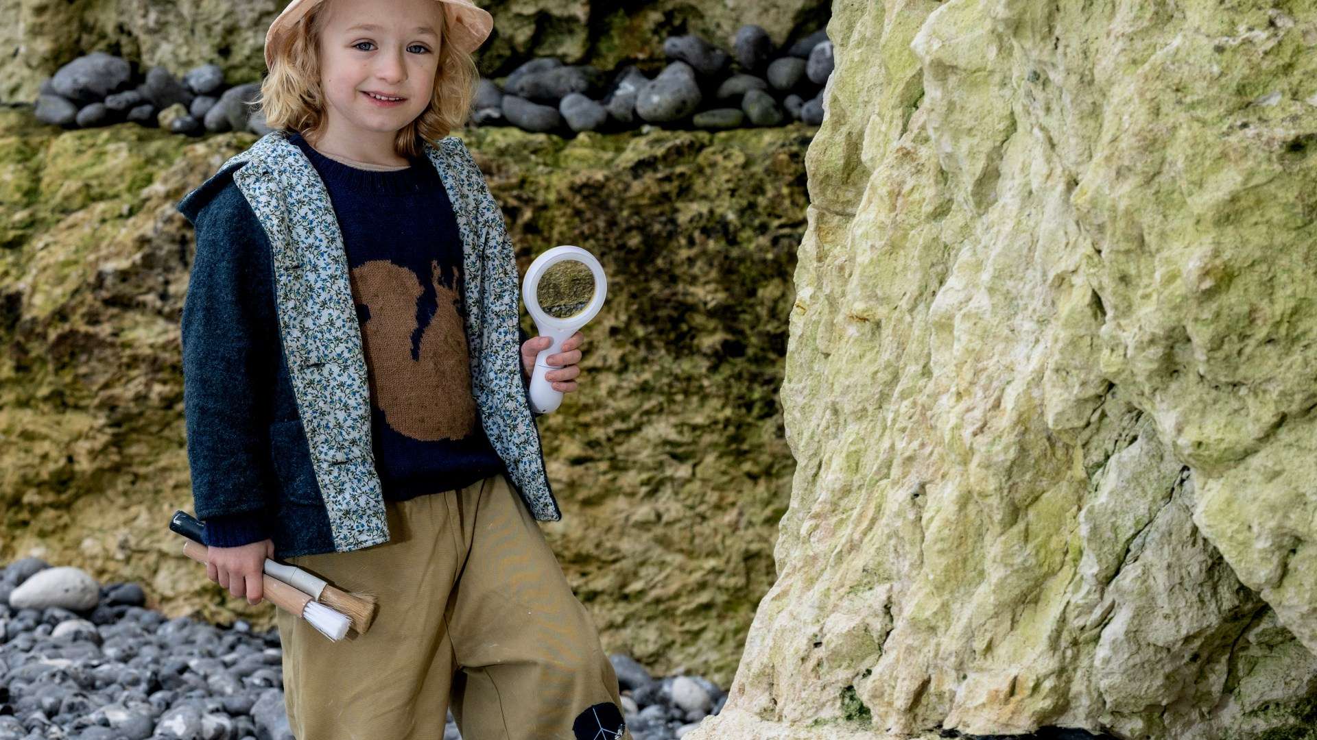 Dinosaur-obsessed five-year-old spots ultra-rare 100 million-year-old fossil on Kent beach Dinosaur-obsessed five-year-old spots ultra-rare 100 million-year-old fossil on Kent beach
