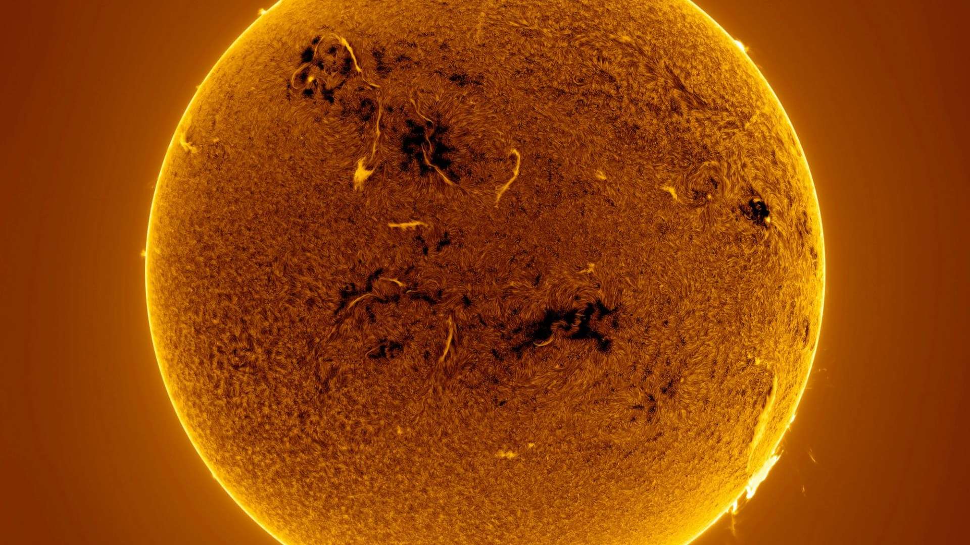 Mind-bending rare space pics show 200,000km-high wall of plasma erupting from 5,600C surface of the Sun Mind-bending rare space pics show 200,000km-high wall of plasma erupting from 5,600C surface of the Sun