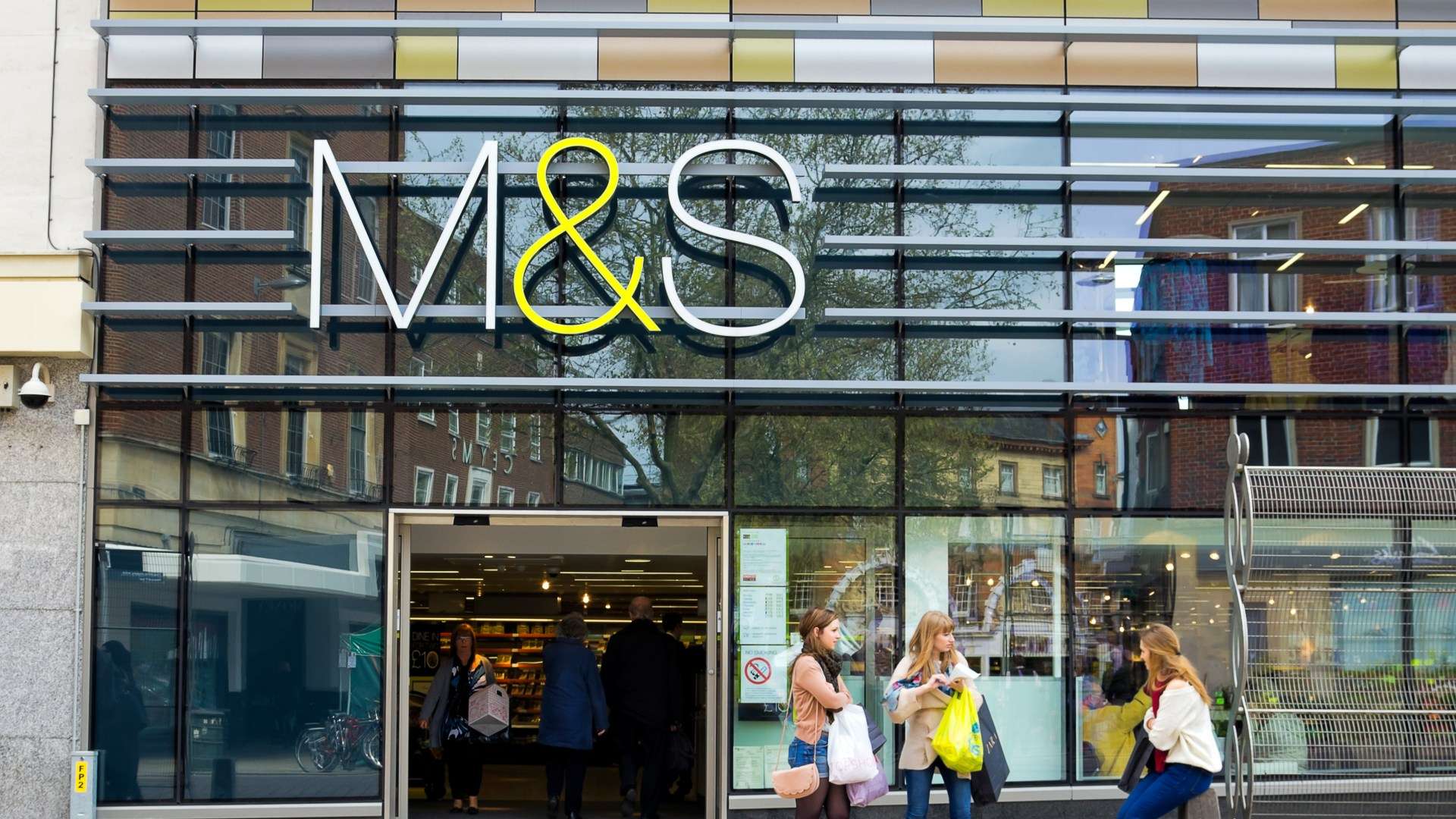 I stalked M&S employees for weeks to get the goss on yellow sticker deals – the best bargains are practically given away I stalked M&S employees for weeks to get the goss on yellow sticker deals – the best bargains are practically given away