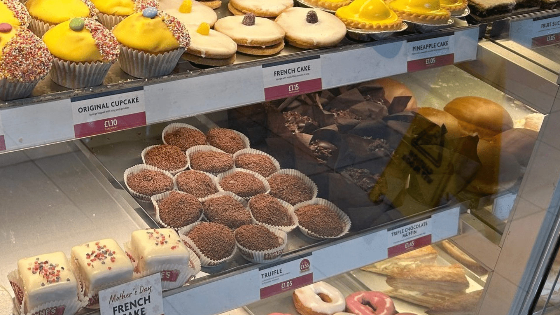 ‘I loved him when I was younger’ scream food fans as they spot 90s TV icon on biscuits at bakery ‘better than Greggs’