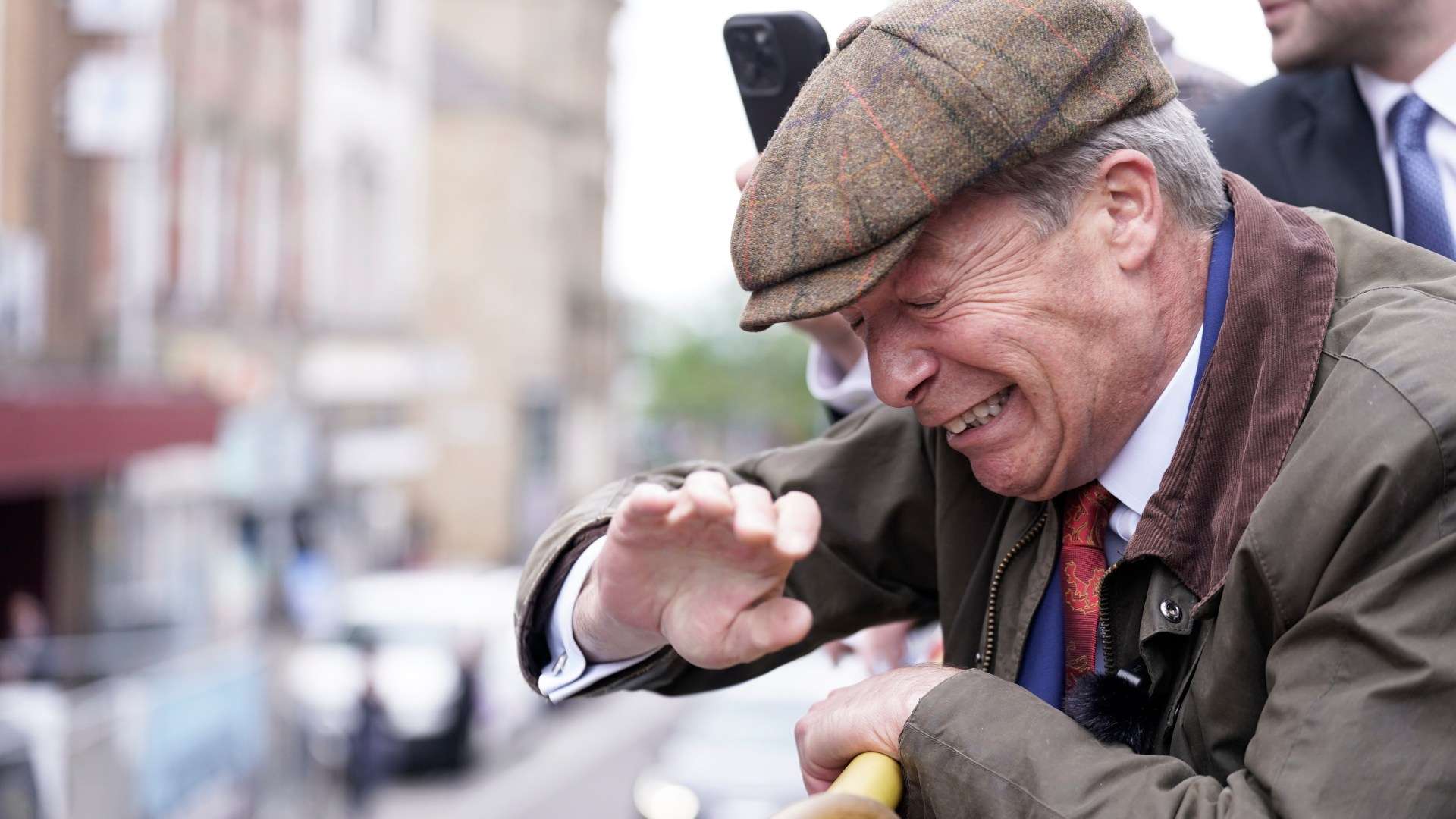 I nearly ended up in hospital, Nigel Farage says – as he ‘refuses to give in to woke mob with rich mummies & daddies’ I nearly ended up in hospital, Nigel Farage says – as he ‘refuses to give in to woke mob with rich mummies & daddies’