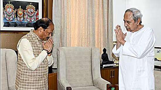 Naveen Patnaik resigned from the post of Chief Minister Naveen Patnaik resigned from the post of Chief Minister