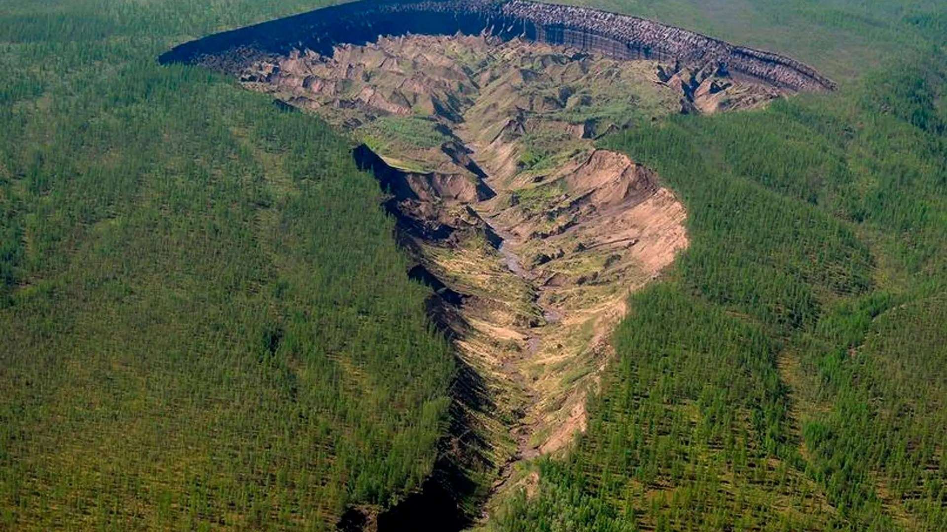 ‘Gate to Hell’ crater that is a ‘portal to 200,000-year-old ancient world’ & belches prehistoric gas is getting BIGGER ‘Gate to Hell’ crater that is a ‘portal to 200,000-year-old ancient world’ & belches prehistoric gas is getting BIGGER