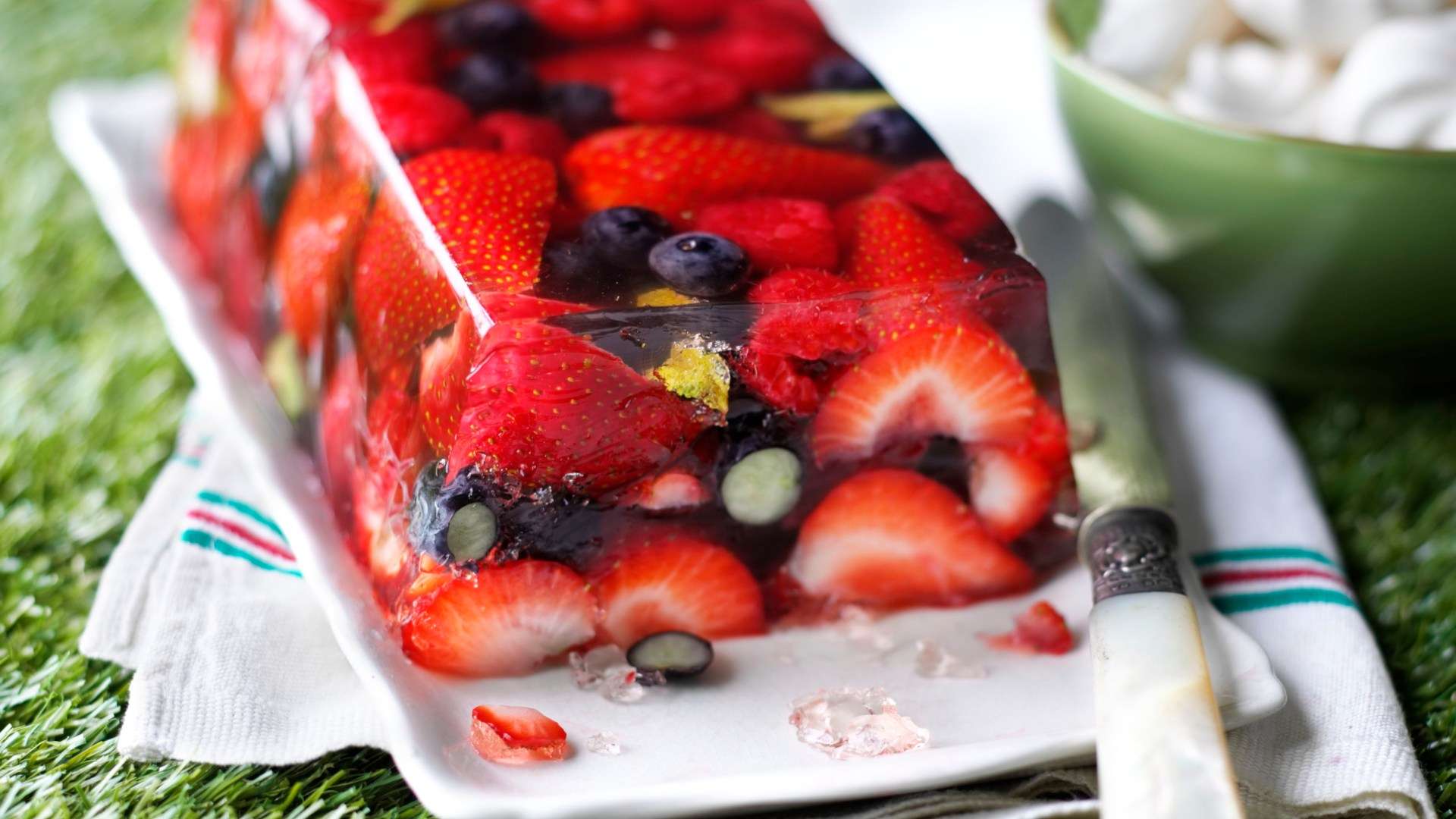 Strawberry recipes so you can get a taste of Wimbledon on the cheap Strawberry recipes so you can get a taste of Wimbledon on the cheap