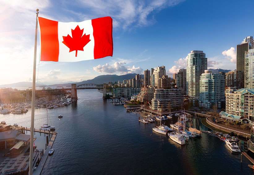8.58 lakh on the pretext of sending the family to Canada with a work permit