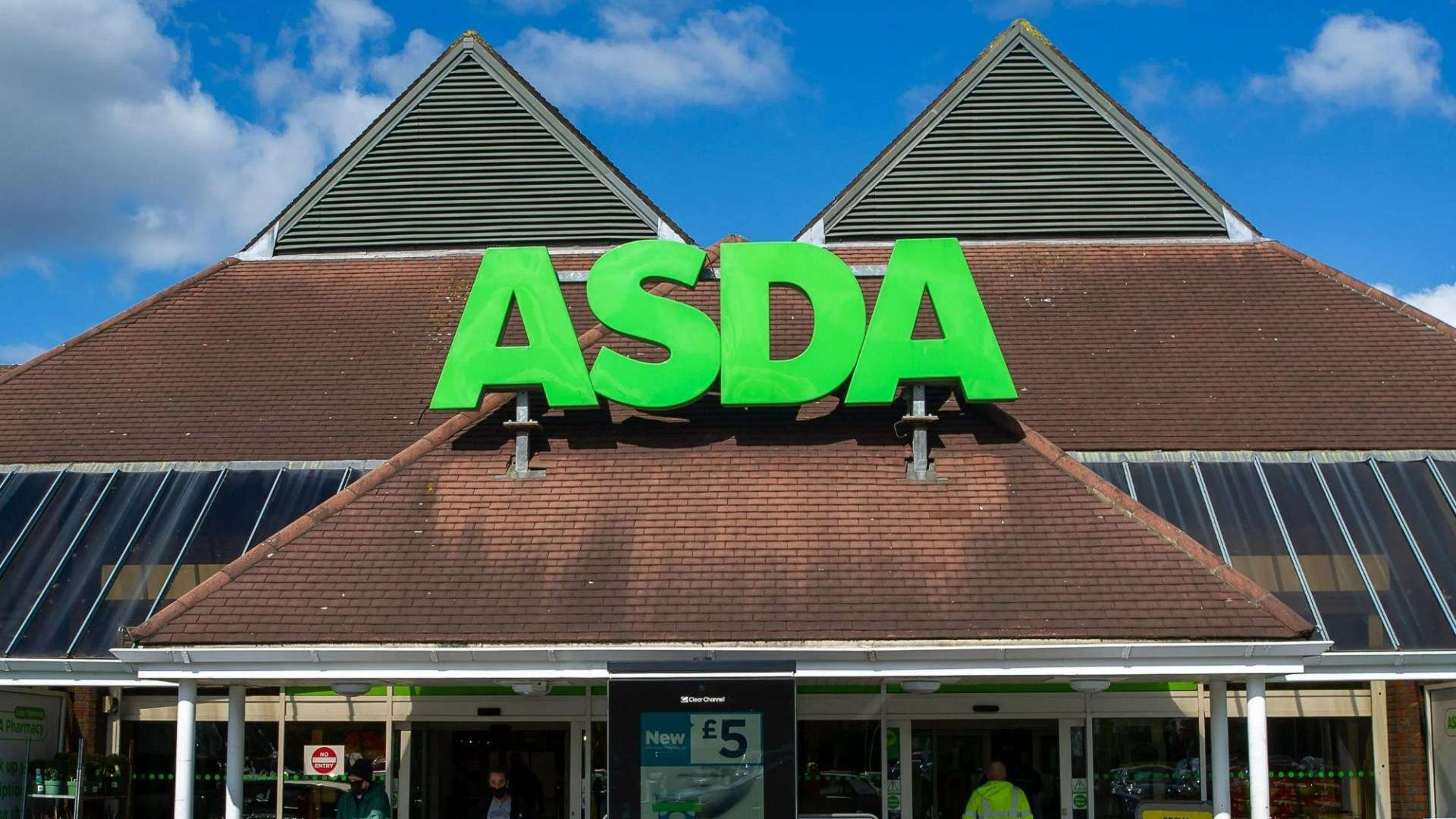 Foodies race to Asda after shopper unearths NINJA air fryer slashed by over £110 but that’s not the only branded bargain