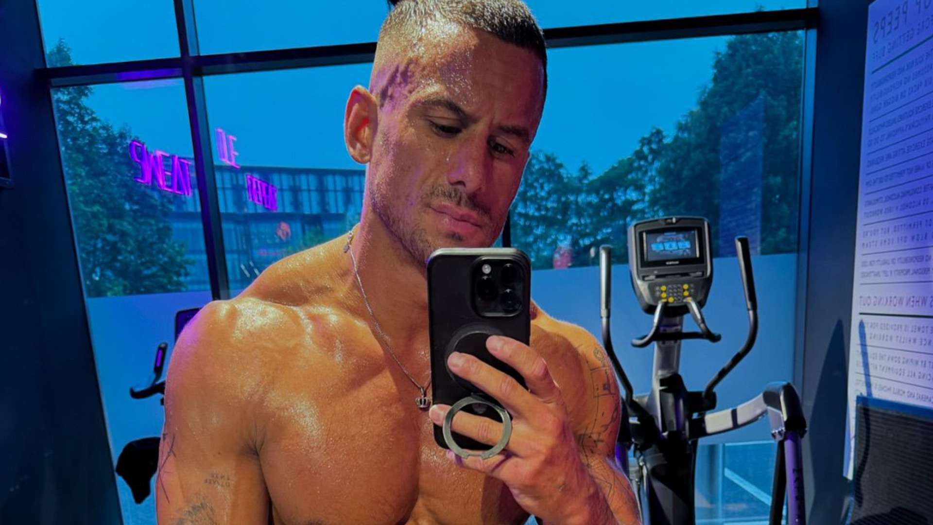 Who is Ollie Marchon? Former professional rugby player turned fitness entrepreneur