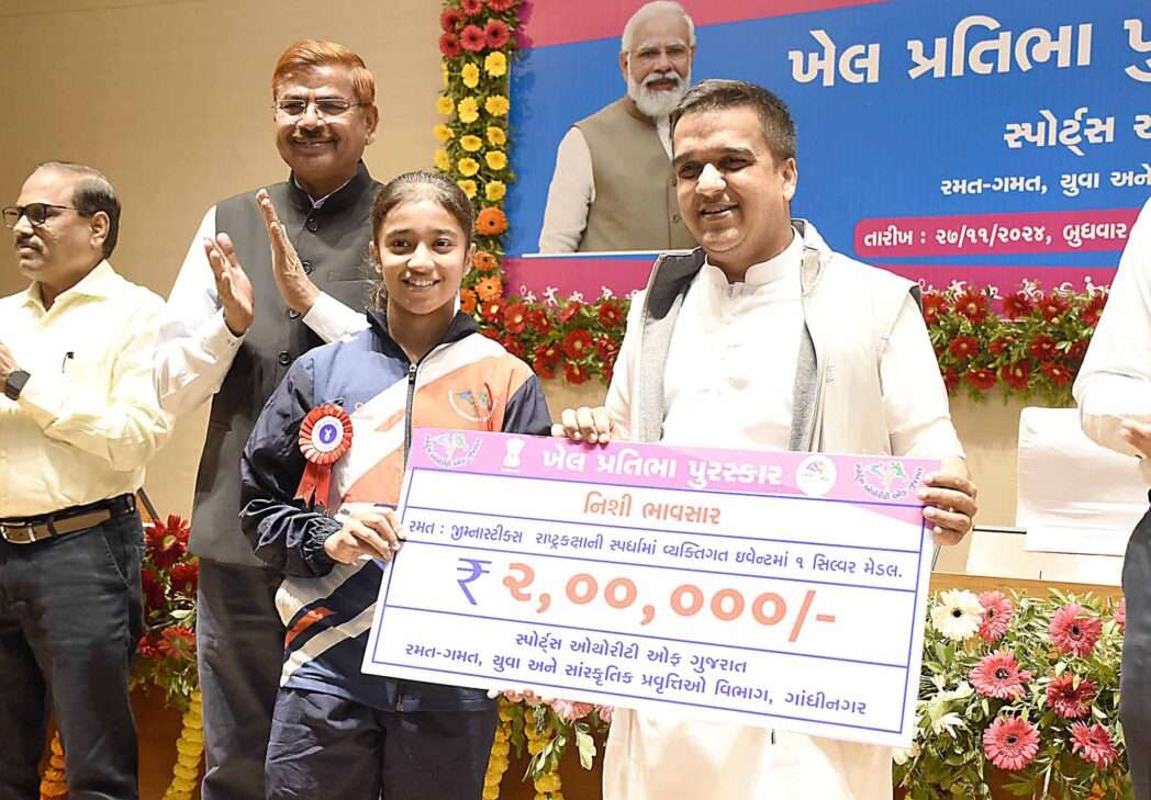 56 responding players of Gujarat Rs. He was honored with a cash prize of over 1.88 crores