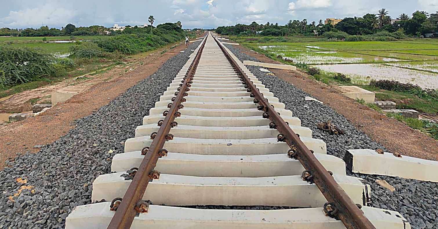 Safer tracks and smart trains: “Safer rail journeys in the future” Safer tracks and smart trains: “Safer rail journeys in the future”