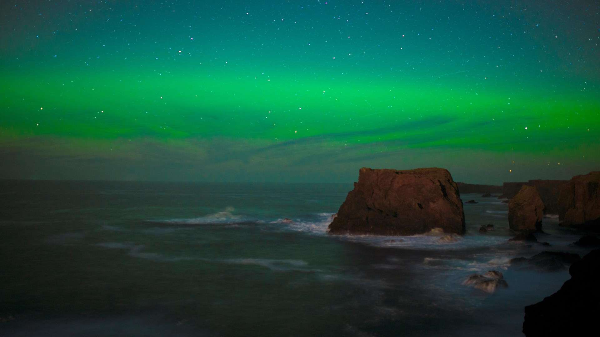 Northern Lights visible TONIGHT as Brits celebrate New Year – here’s where to spot them