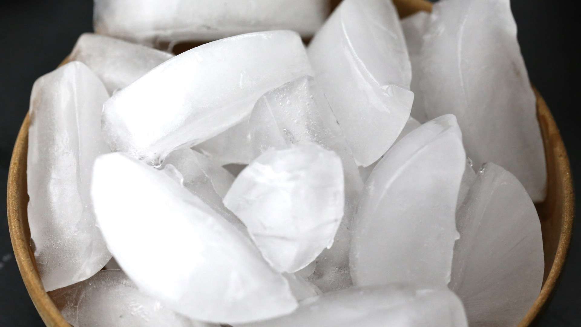I’m a bartender and you’re using ice all wrong – it’s ruining your drinks I’m a bartender and you’re using ice all wrong – it’s ruining your drinks