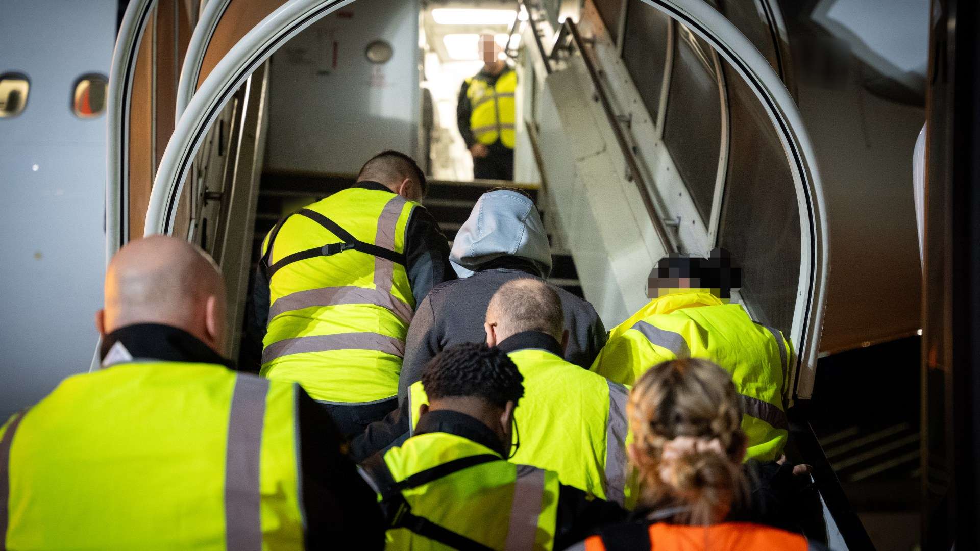 Watch illegal migrants get marched onto planes as Labour hails deportation of 100s of rapists & murders from UK Watch illegal migrants get marched onto planes as Labour hails deportation of 100s of rapists & murders from UK
