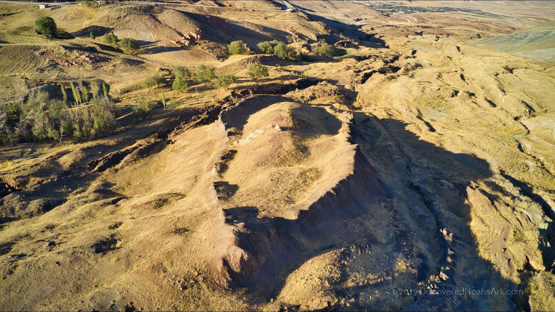 Is this mountain the REAL Noah’s Ark? Bible researchers find ‘trace of 5,000-year-old flood’ around ‘giant boat fossil’ Is this mountain the REAL Noah’s Ark? Bible researchers find ‘trace of 5,000-year-old flood’ around ‘giant boat fossil’