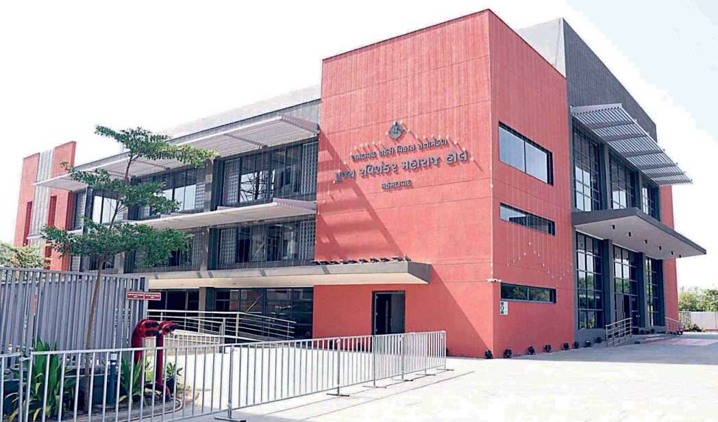 The inauguration of Pujya Ravi Shankar Maharaj Hall at Mehmedabad at a cost of Rs 20 crore