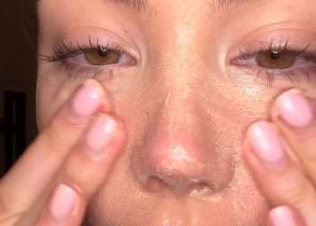 Aimelisz Highlights Calming Botanical Ingredients in New Glow Cleanser