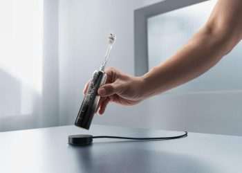 The Molecular Brush: Why Sonic Frequency and Fluid Dynamics are the New Frontiers of Oral Health
